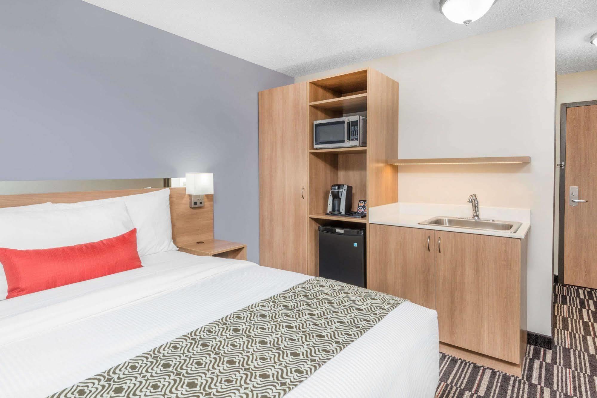 Microtel Inn & Suites By Wyndham Sudbury Exterior foto